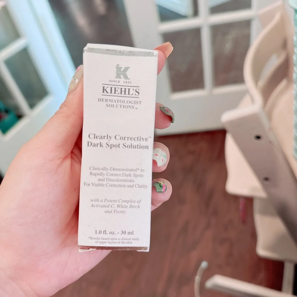 Kiehl's  Clearly Corrective Dark Spot Corrector serum/treatment/NWB - Picture 2 of 7